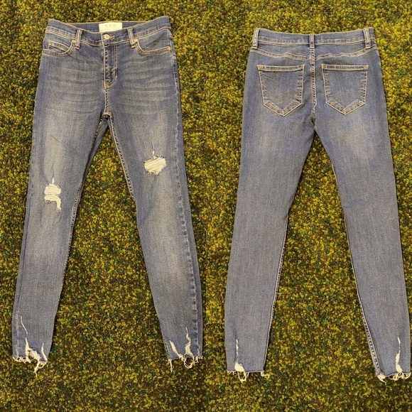 Free People Mid Rise Raw Hem Skinny Jeans Size 26 - Picture 1 of 9